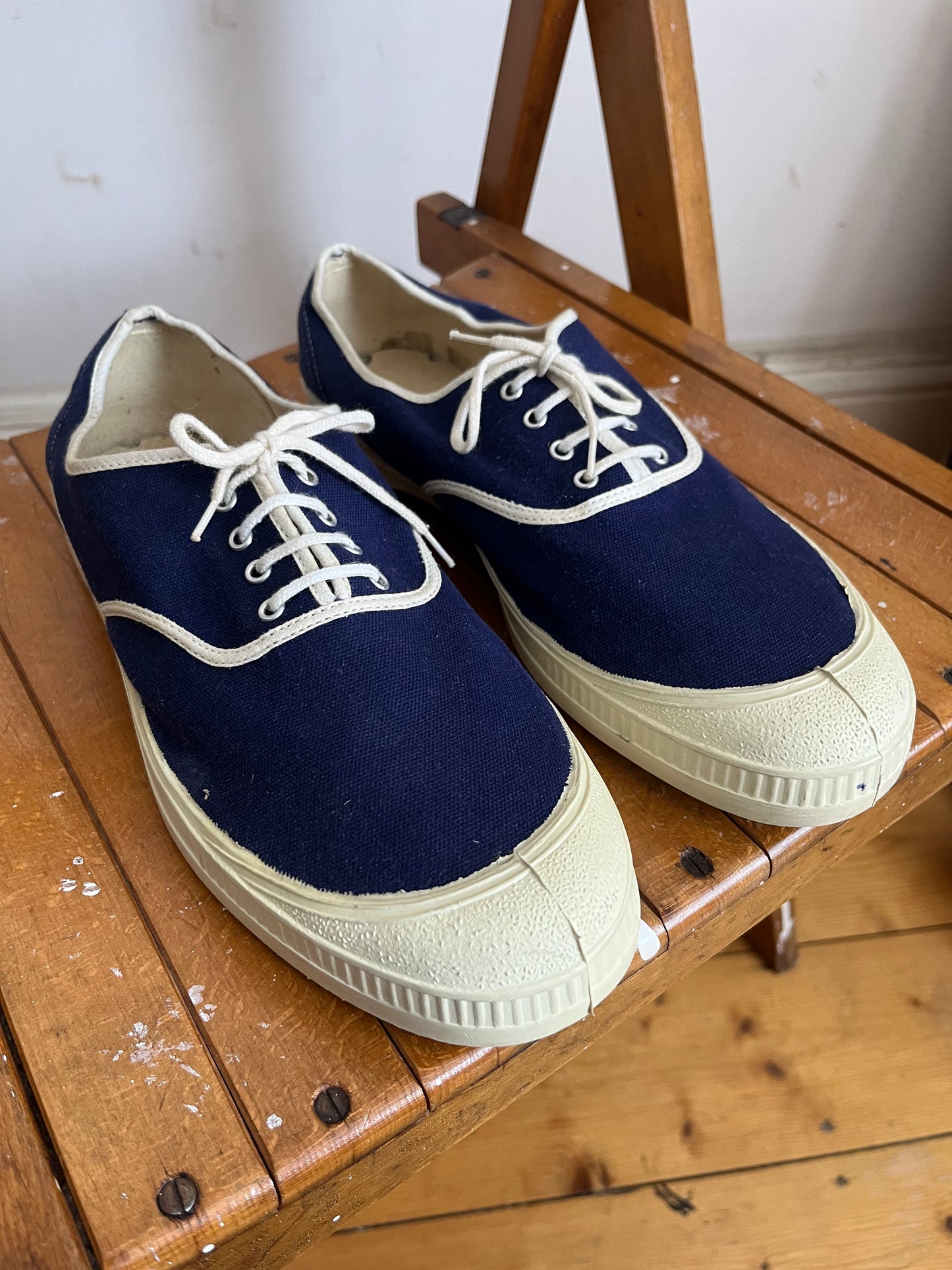 1960s Vernon Navy Tennis Shoes UK9/43